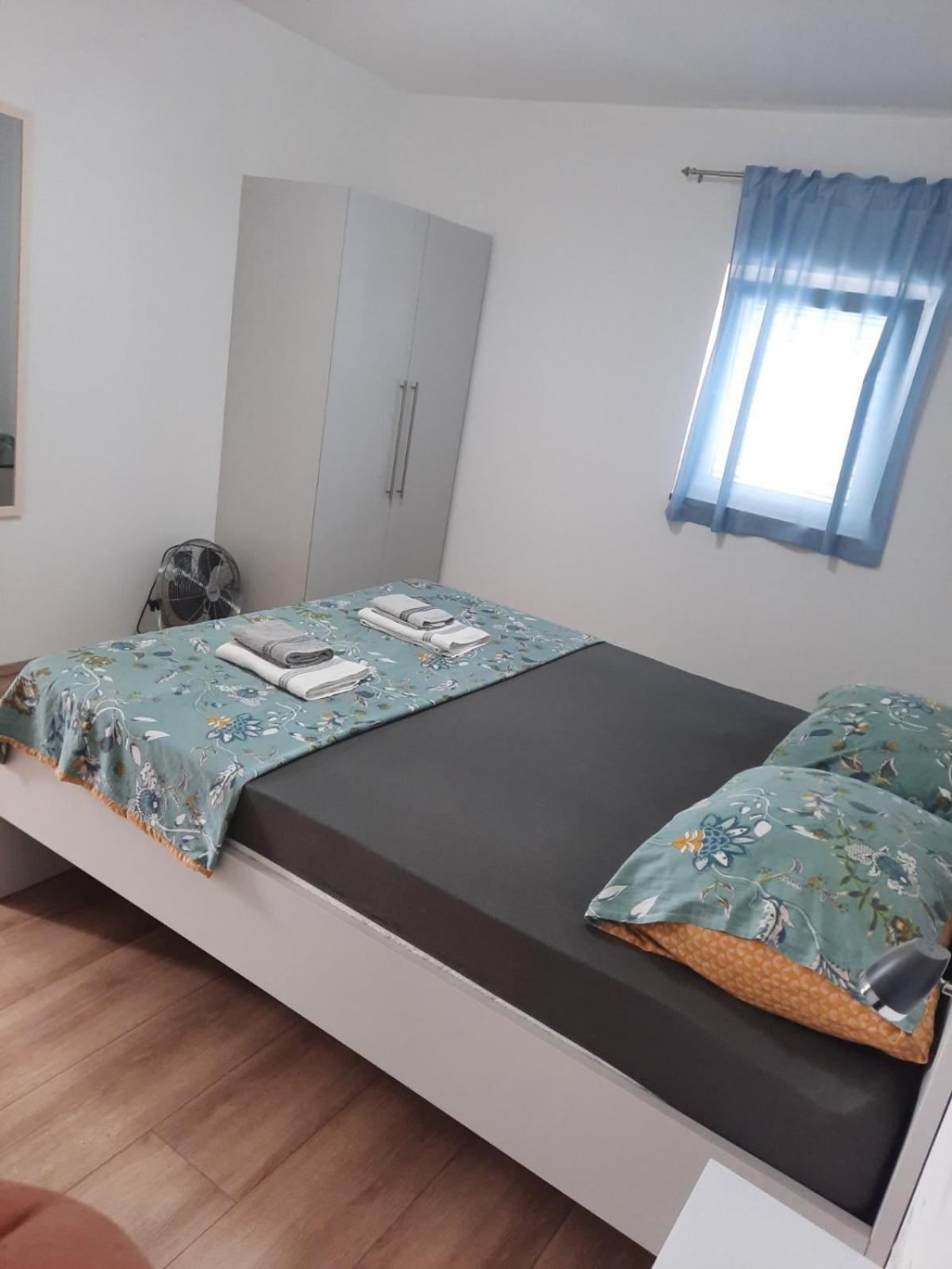 Apartmani Gabrijel Novi Vinodolski Exterior photo